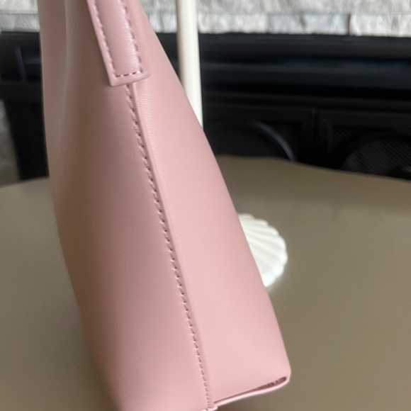 Samara Medium Blush Shoulder Bag - Picture 2 of 13